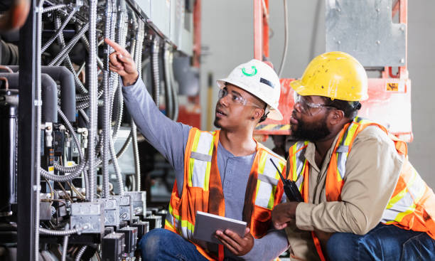 Best Commercial Electrician Services  in Collinsville, CT
